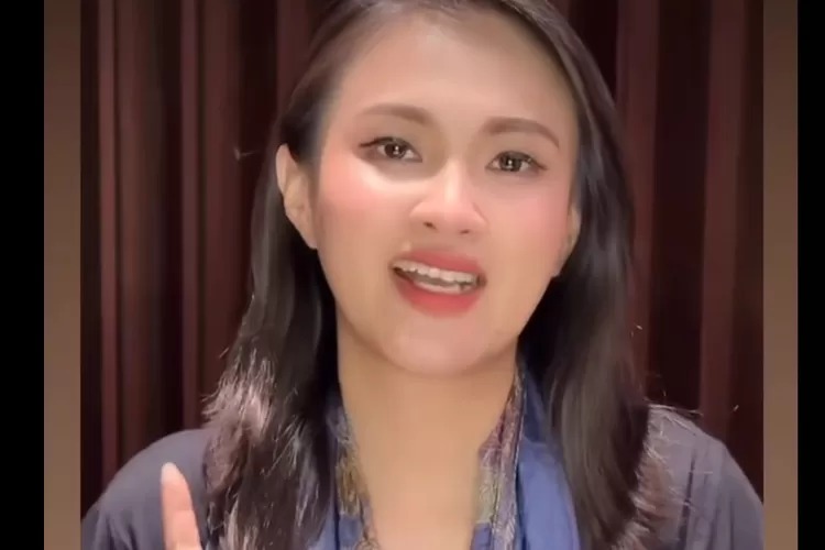 Sherly Tjoanda, Gubernur Maluku Utara yang jadi korban tabrak lari. (Instagram @s_tjo)